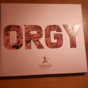 Jeffree star orgy pallette